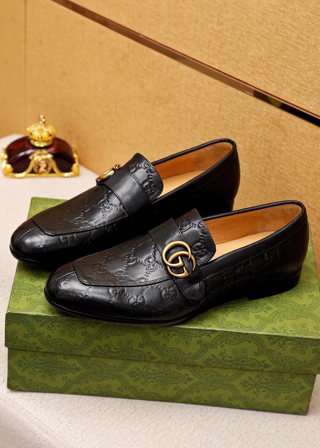 Men's shoes 💰442 💐 Product trademark: GUCCI "Gucci" casual leather shoes Regular size: 38-44 (45.46.47🉑️customized) Product materials: Selected imported first-layer calfskin embossed upper + classic hardware buckle, imported cowhide leather lining. Strong three-dimensional visual effect, original combination outsole Color: 2⃣️colors available